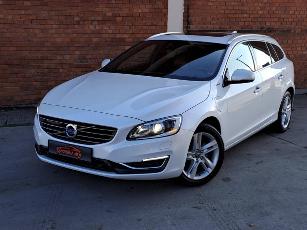 Volvo V60 2.4 D [D6] Phev AWD Summum Geartronic...